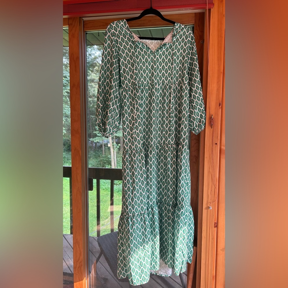 Elegant Green Patterned Dress